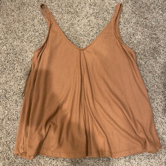 Flowy Tank - Picture 1 of 2